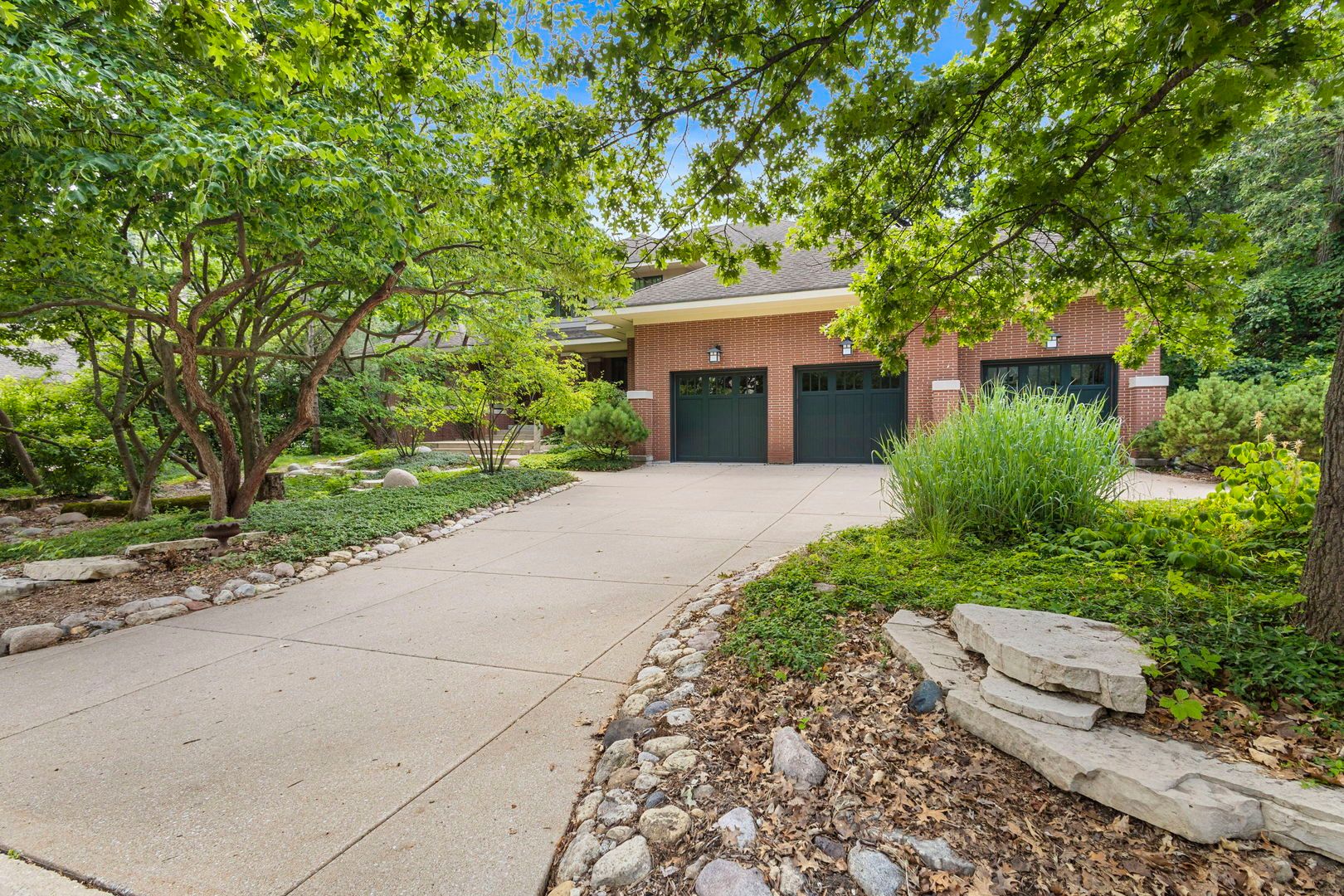 8673 Timber Ridge Drive — Burr Ridge, IL 60527