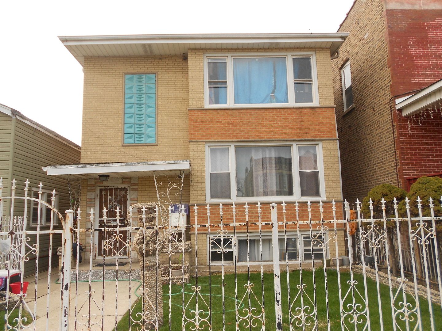 5220 S Troy Street — Chicago, IL 60632