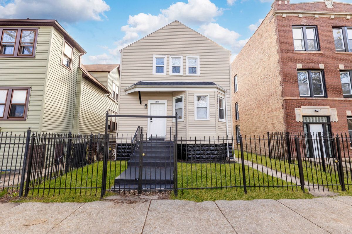 7917 ELLIS Avenue, Chicago, IL 60619