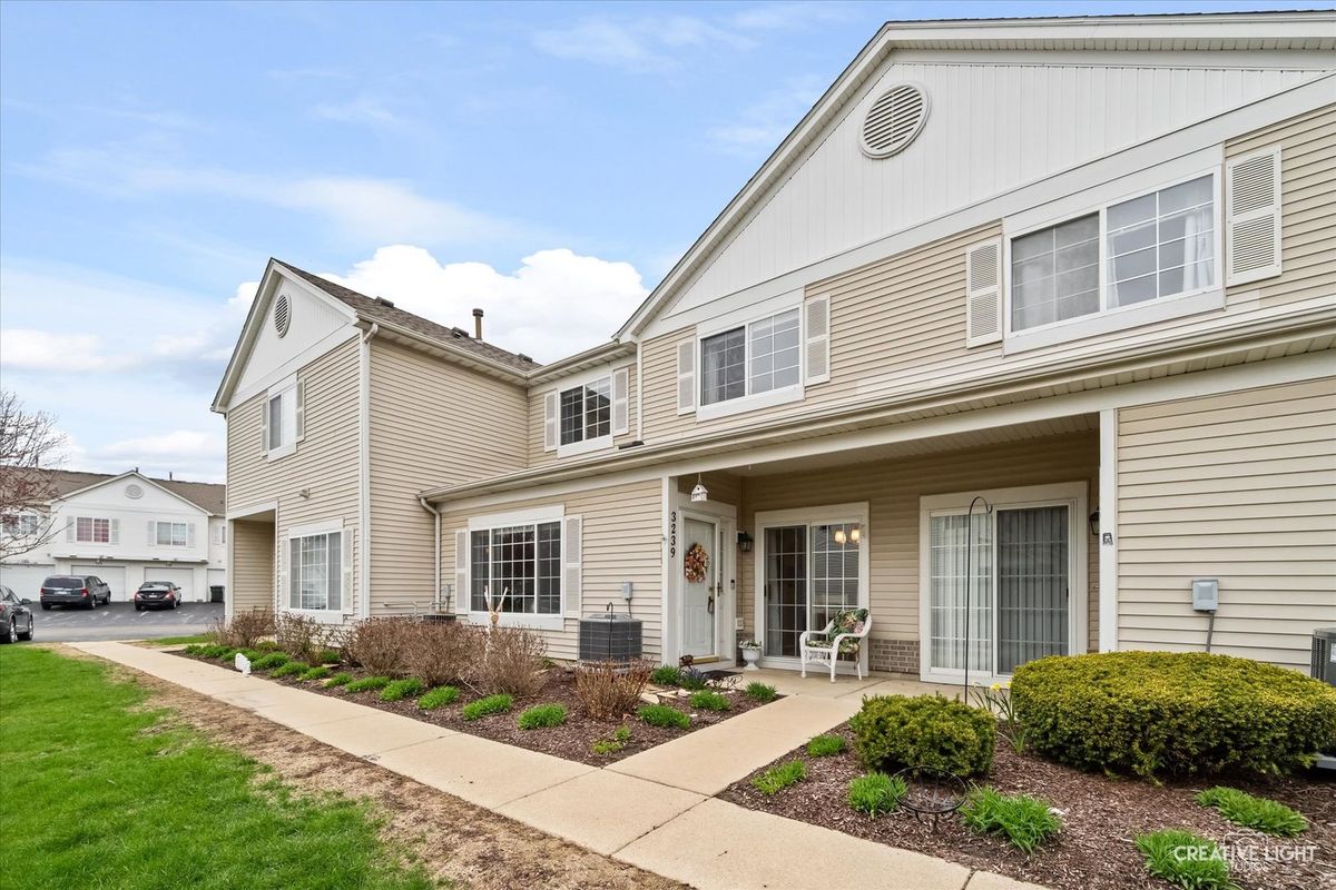 3239 Heather Glen Drive, Aurora, IL 60504