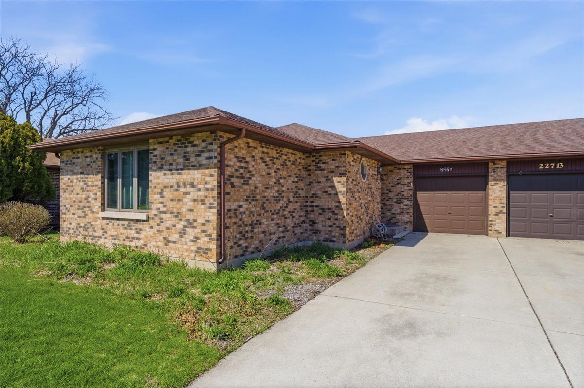 227 Hillcrest Avenue #A — Yorkville, IL 60560