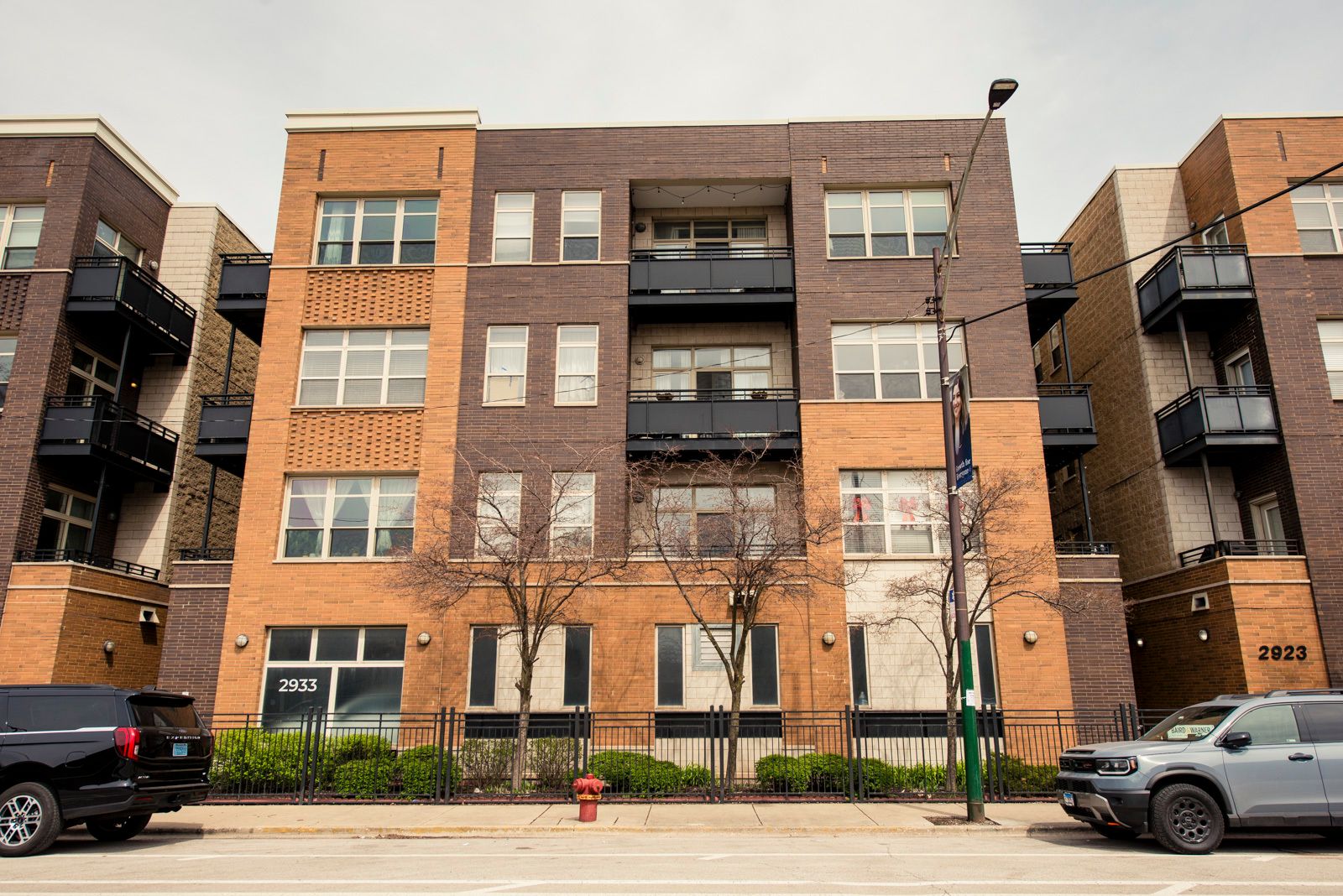 2933 N Clybourn Avenue #301 — Chicago, IL 60618