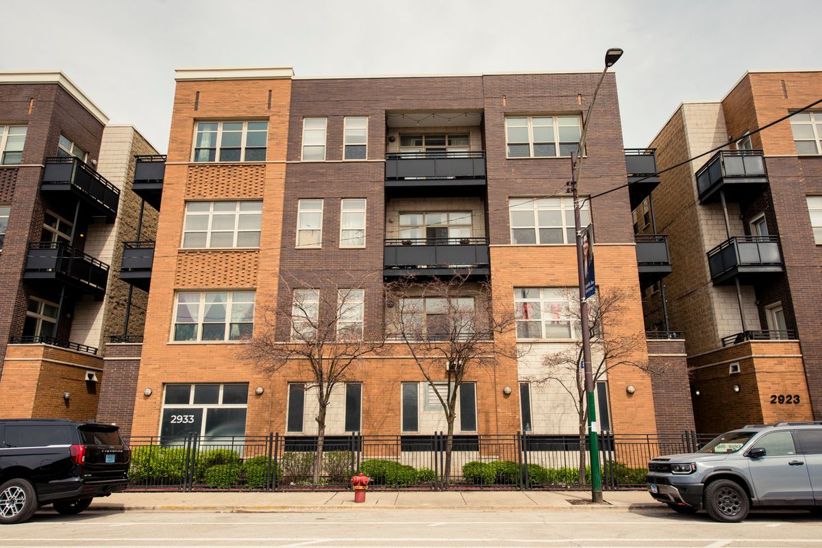 2933 Clybourn Avenue, Chicago, IL 60618