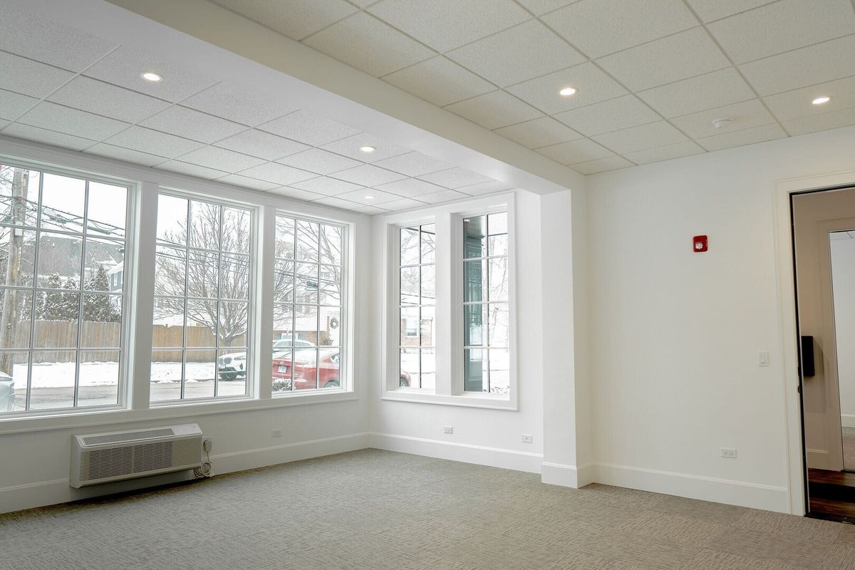 229 BURLINGTON Avenue #A, Clarendon Hills, IL 60514