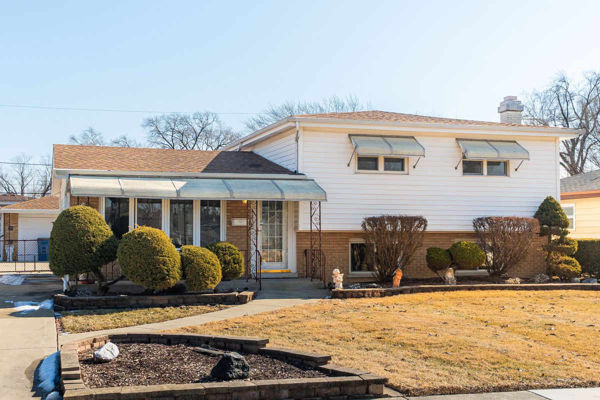 423 Yale Avenue, Addison, IL 60101