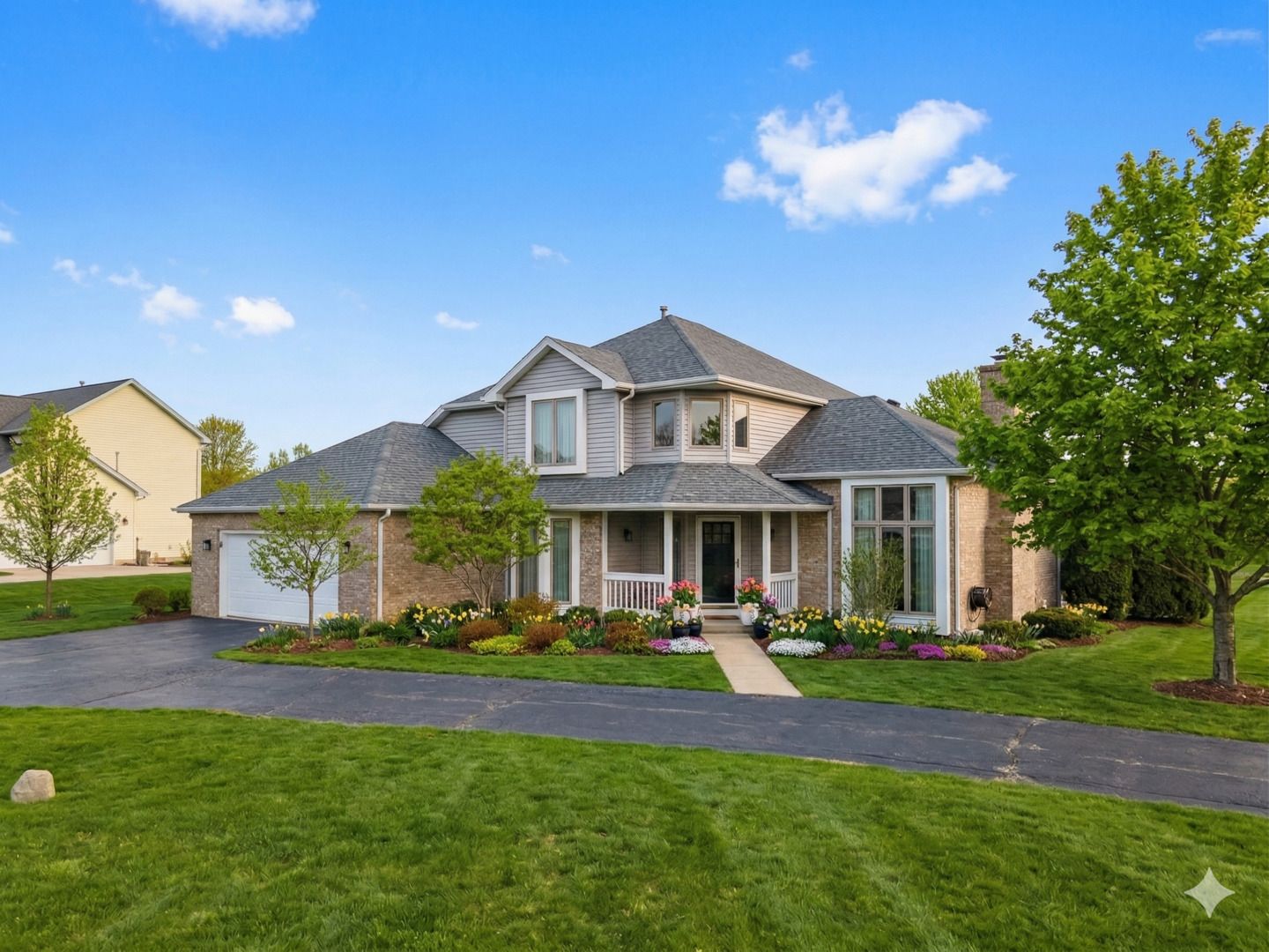 613 Silver Glen Road — McHenry, IL 60050