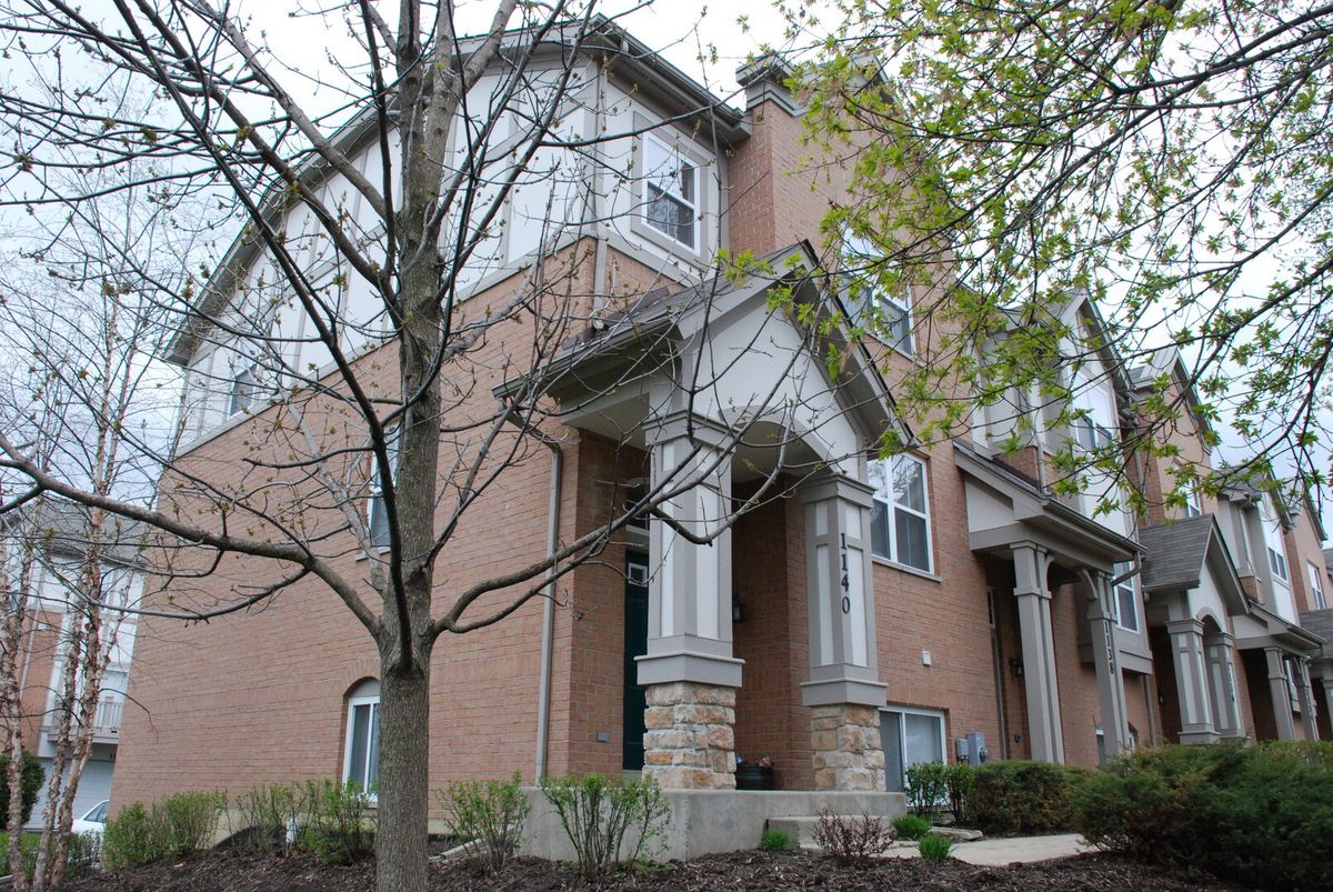 1140 CLAREMONT Drive, Palatine, IL 60074