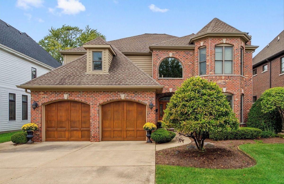 602 Sunnyside Avenue, Elmhurst, IL 60126