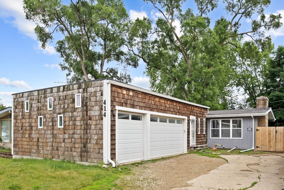 414 E Liberty Street — Wauconda, IL 60084