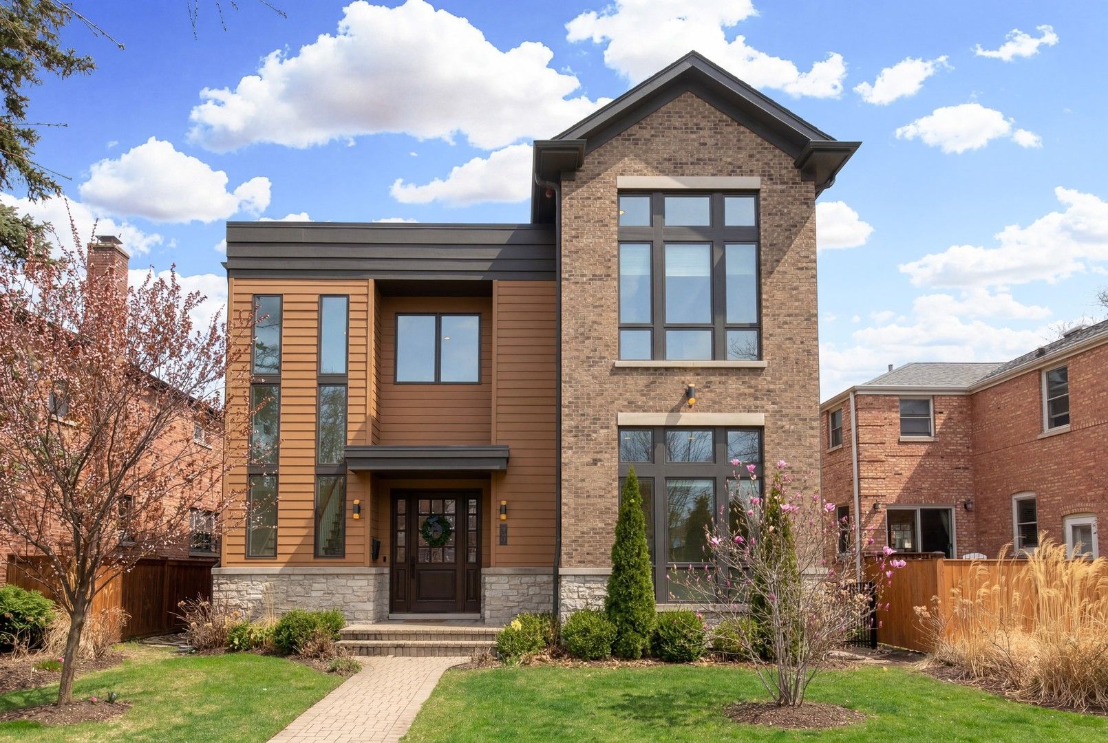 230 N Delphia Avenue — Park Ridge, IL 60068