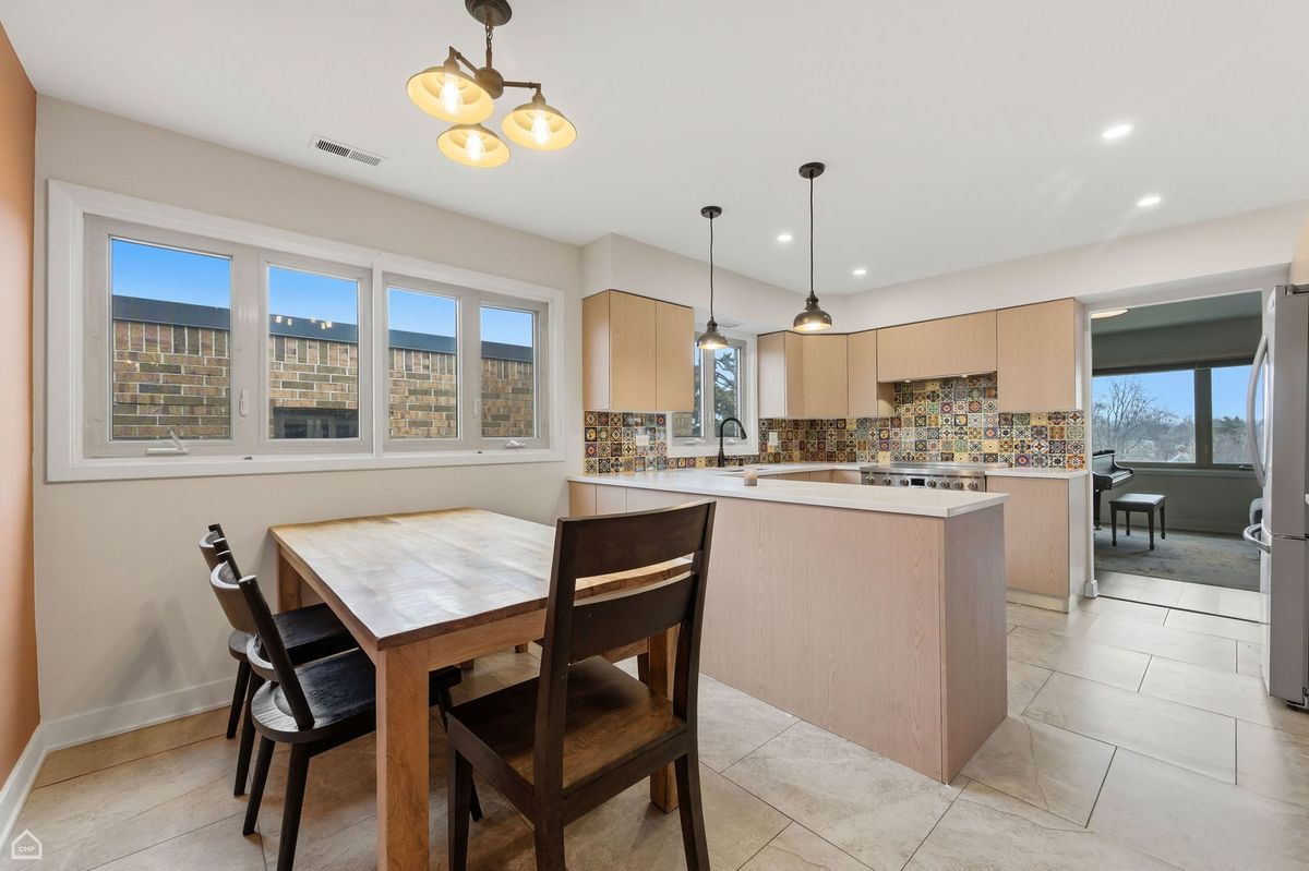 1010 N Harlem Avenue #504, River Forest, IL 60305