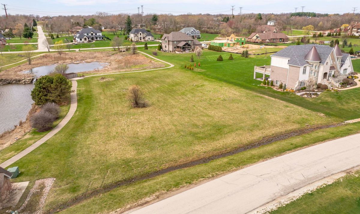 18490 Pineprairie Drive, Mokena, IL 60448