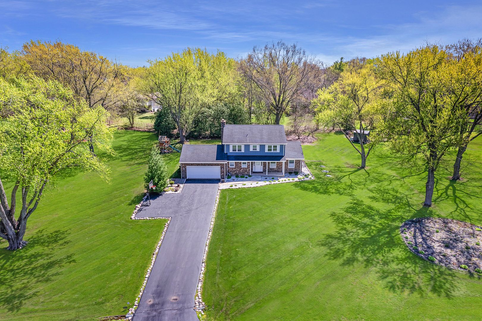 21329 W North Boschome Circle — Kildeer, IL 60047