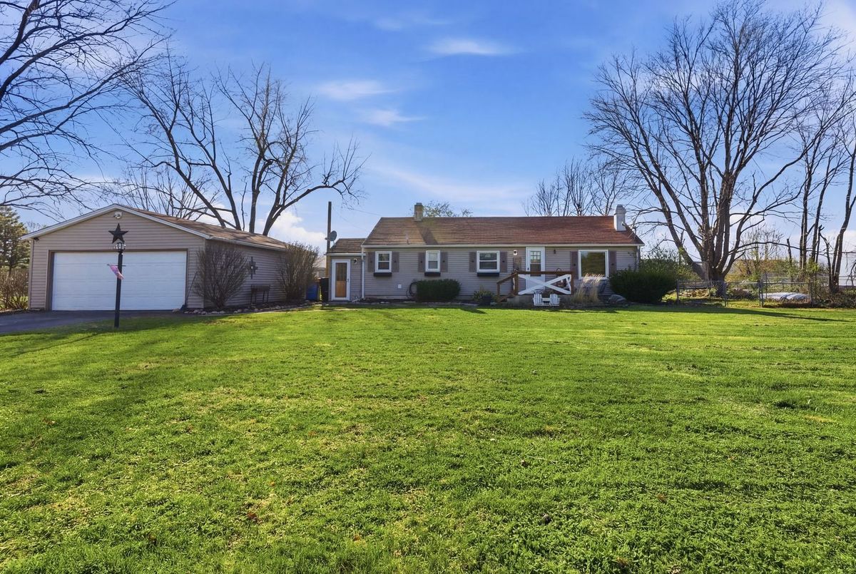 152 Holiday Drive, Somonauk, IL 60552