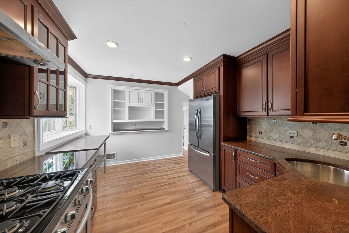 1945 Bosworth Lane, Northfield, IL 60093