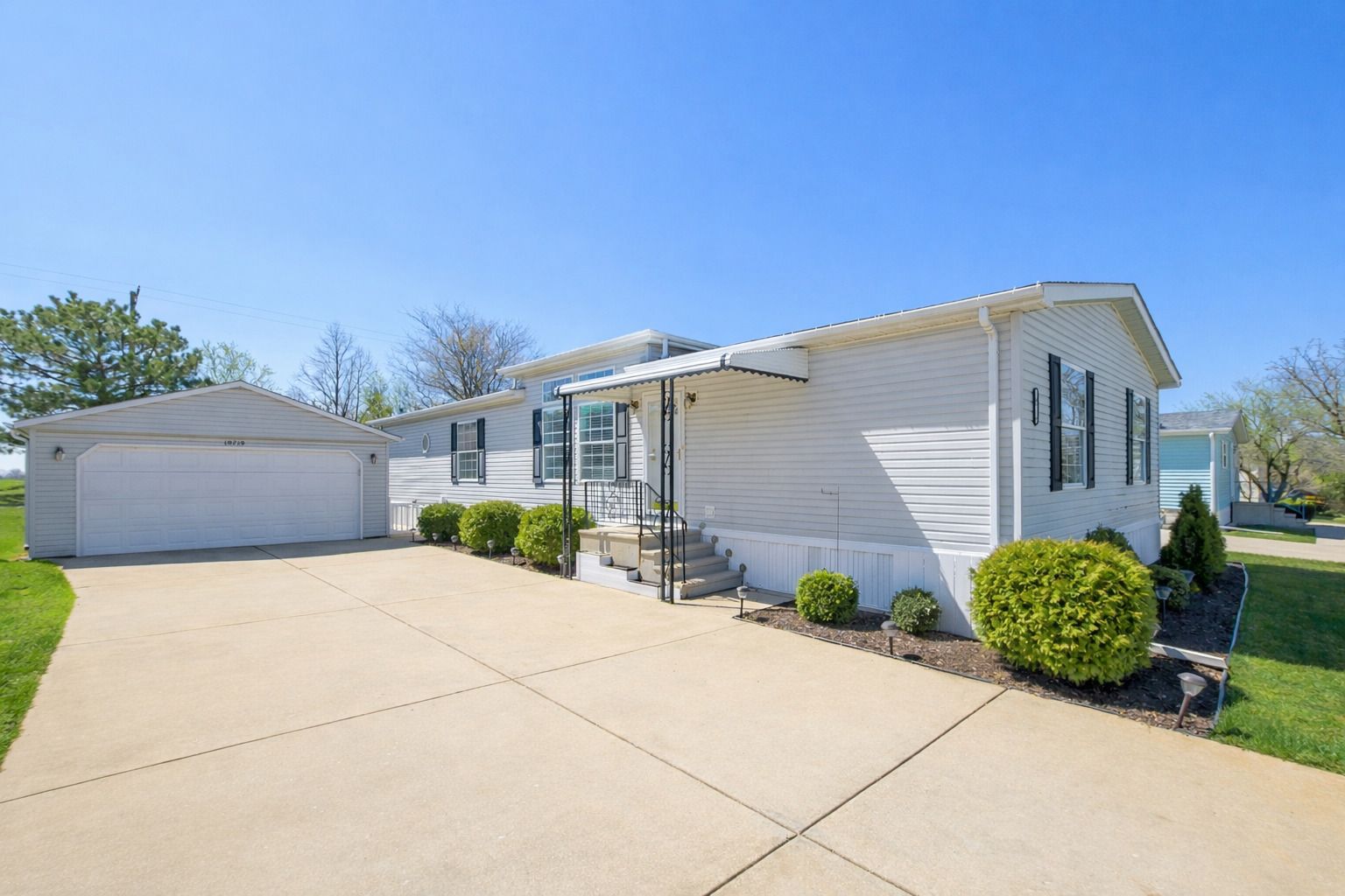 10719 W Butterfield Drive — Frankfort, IL 60423