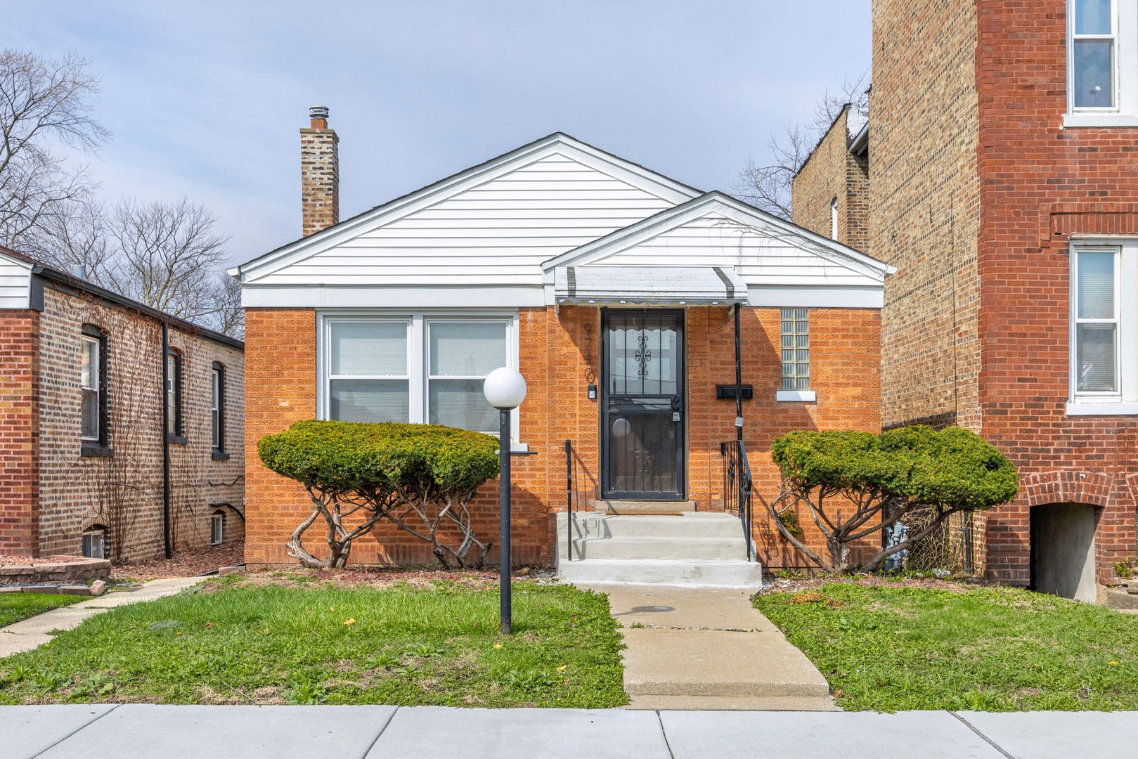 9740 S Prairie Avenue — Chicago, IL 60628
