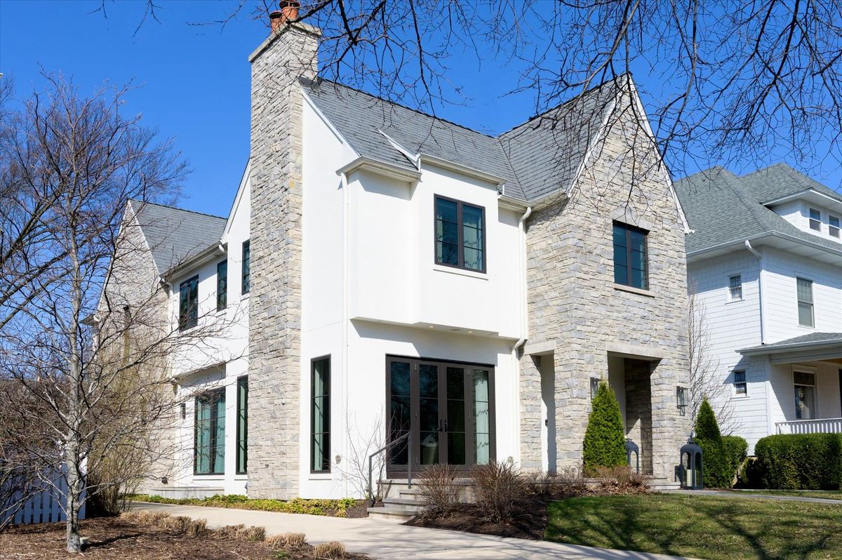 176 Arlington Avenue, Elmhurst, IL 60126