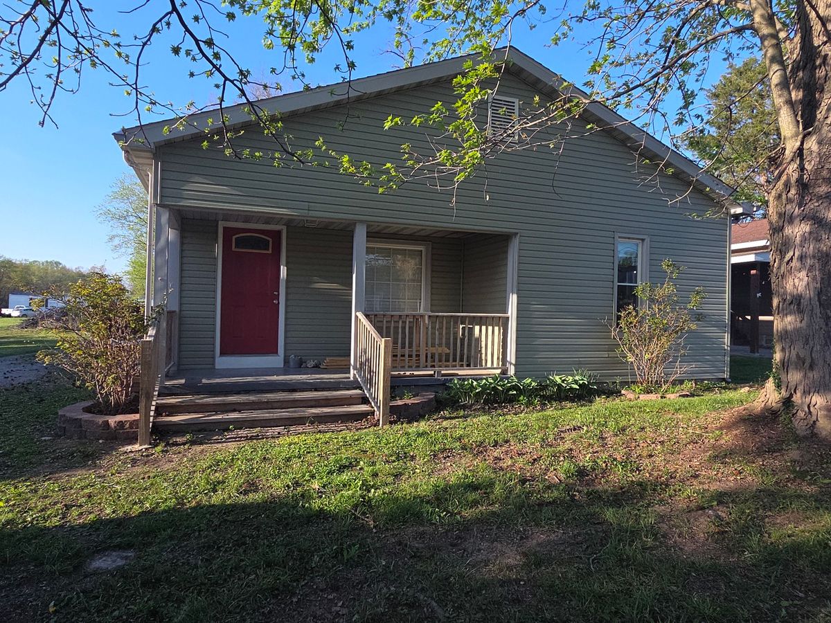 104 E Vermont Street, Carterville, IL 62918