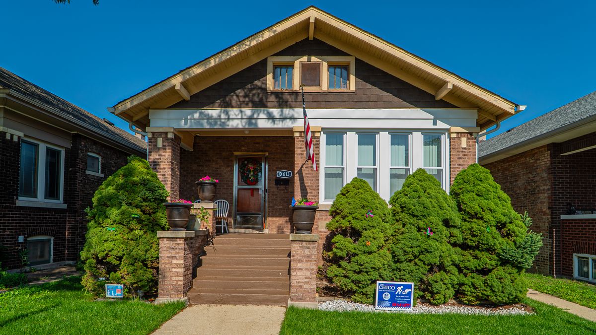 10613 Avenue F, Chicago, IL 60617