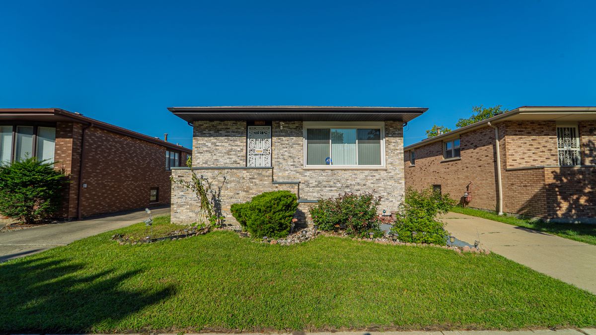 11548 Avenue G, Chicago, IL 60617