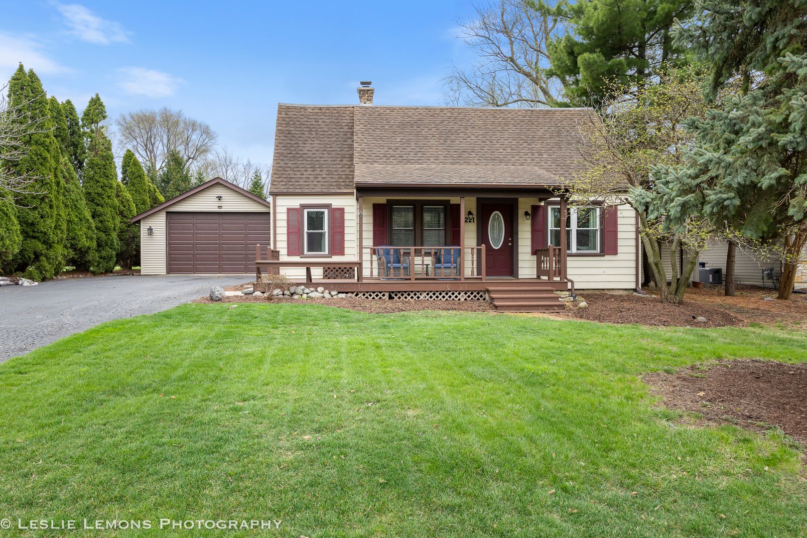 221 69th Street — Darien, IL 60561