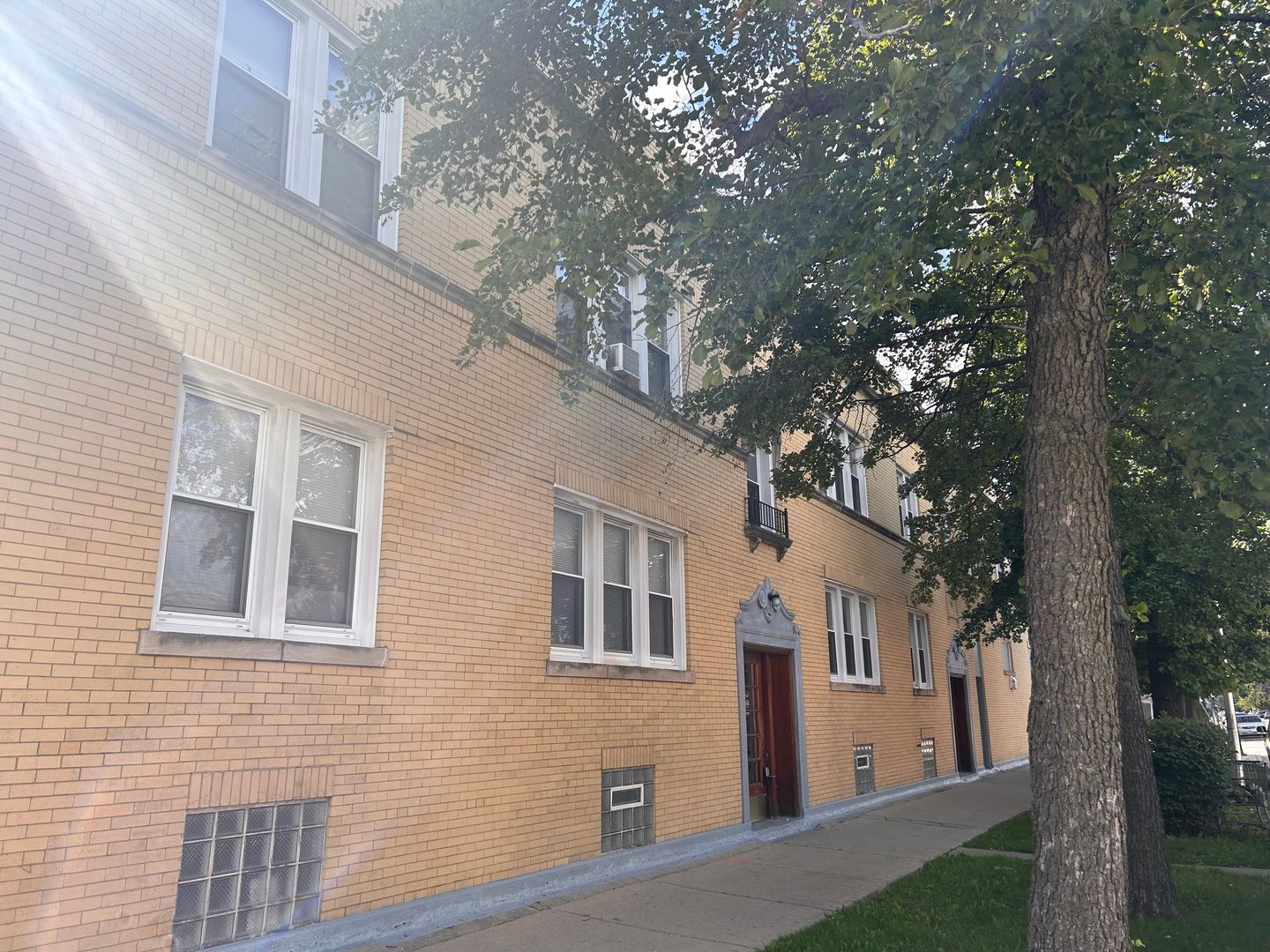 5557 W Altgeld Street #1 — Chicago, IL 60639