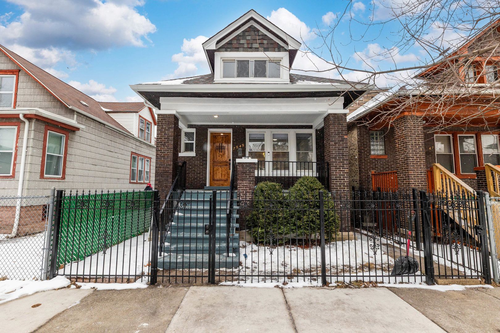 7545 S Rhodes Avenue — Chicago, IL 60619