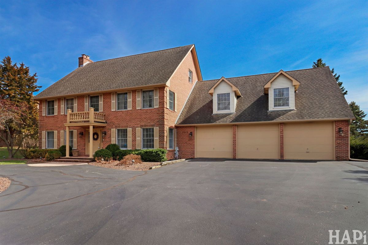 2916 Bayview Lane, McHenry, IL 60051