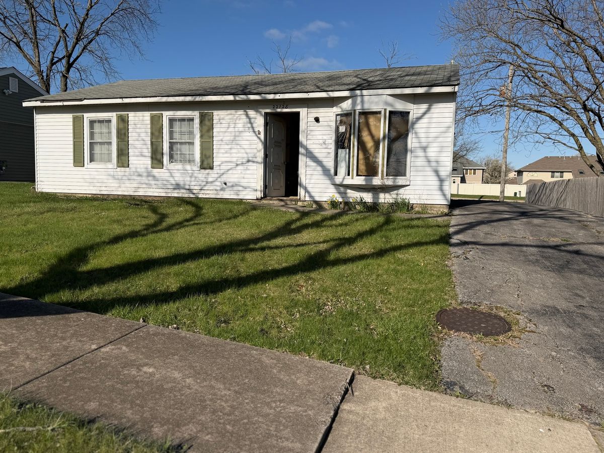 22128 Hawthorne Way, Richton Park, IL 60471