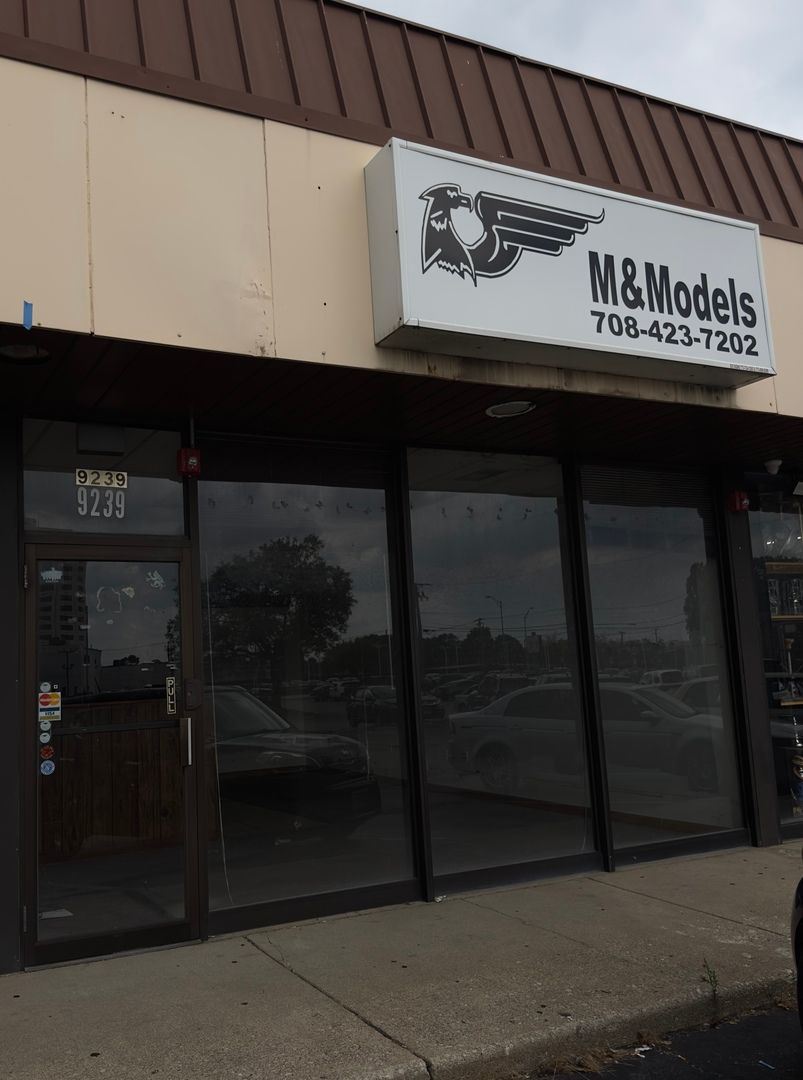 9239 S Cicero Avenue — Oak Lawn, IL 60453