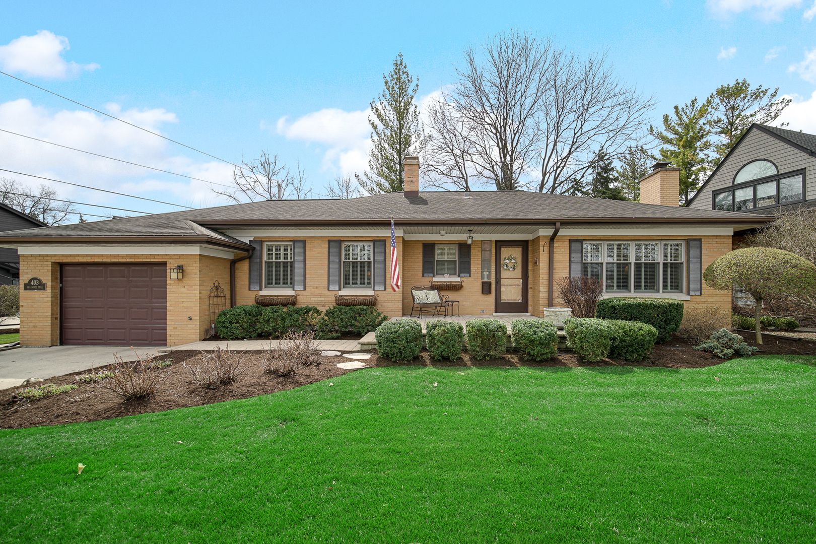 403 W Shabonee Trail — Mount Prospect, IL 60056