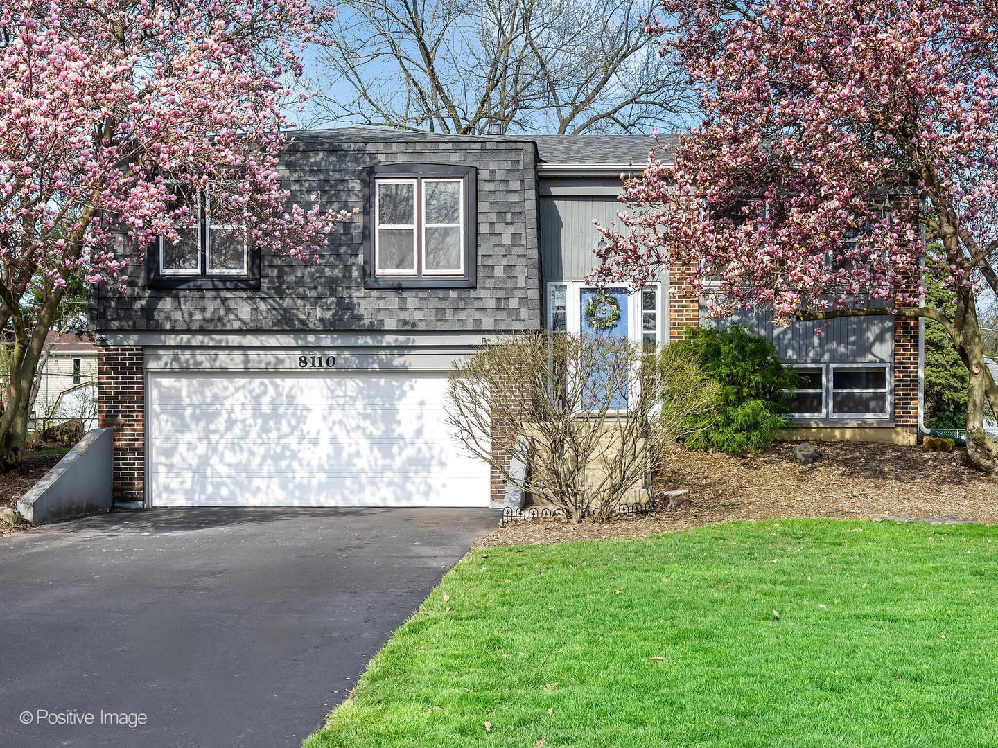 8110 Norwood Court — Woodridge, IL 60517