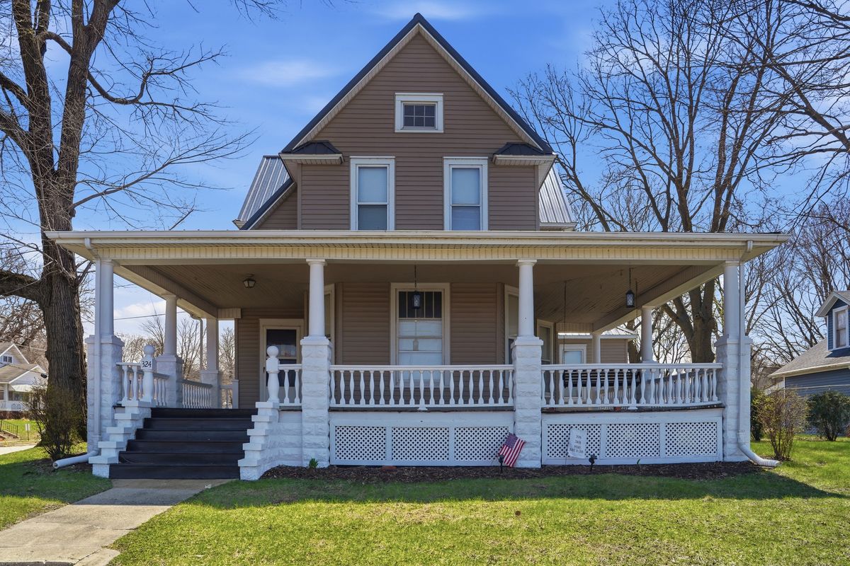 324 2nd Street, Dixon, IL 61021