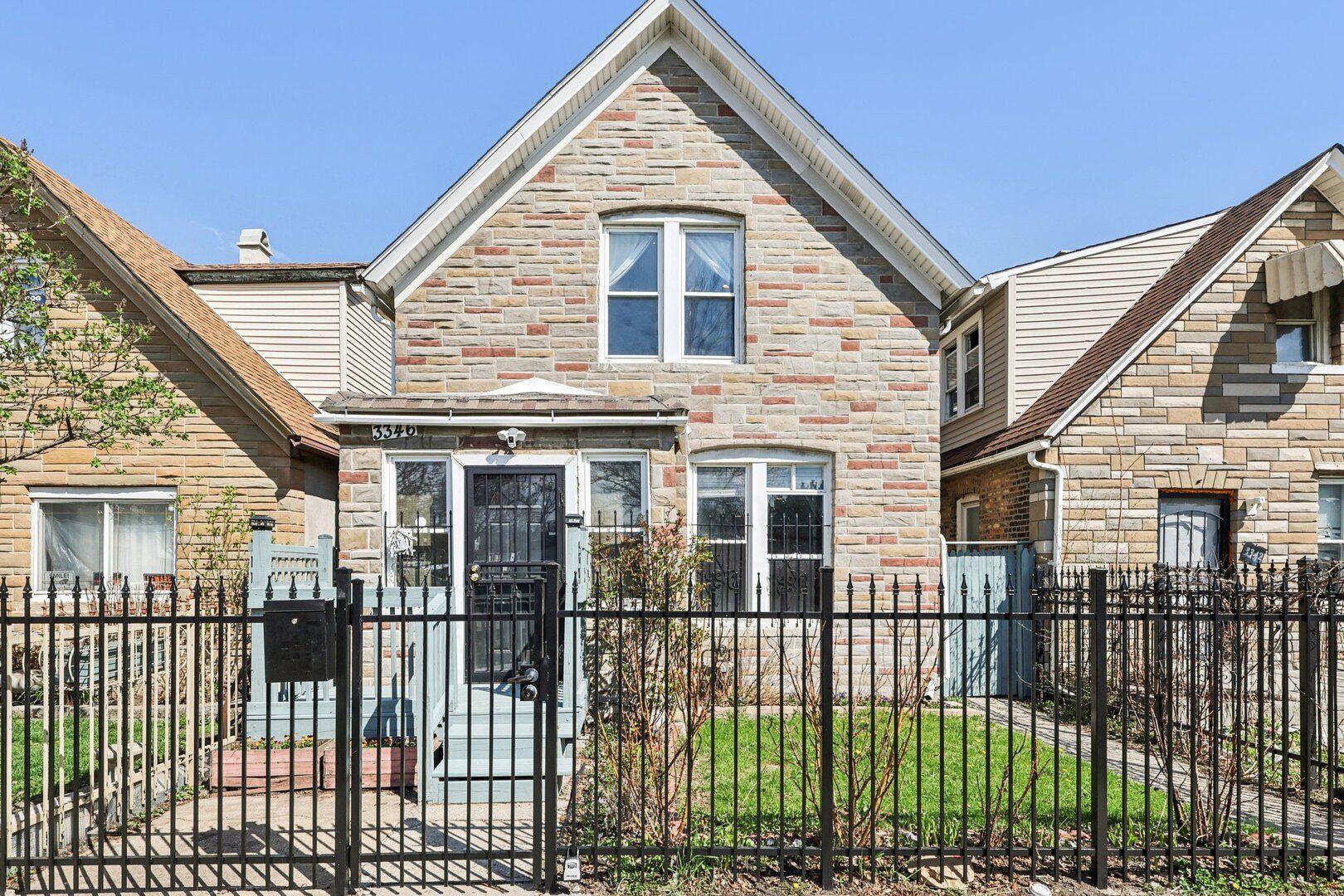 3346 W Iowa Street — Chicago, IL 60651