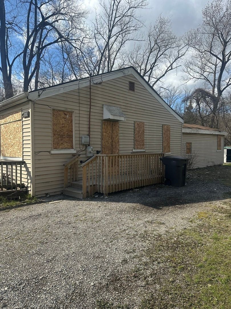 3702 Lincoln Lane E, Robbins, IL 60472