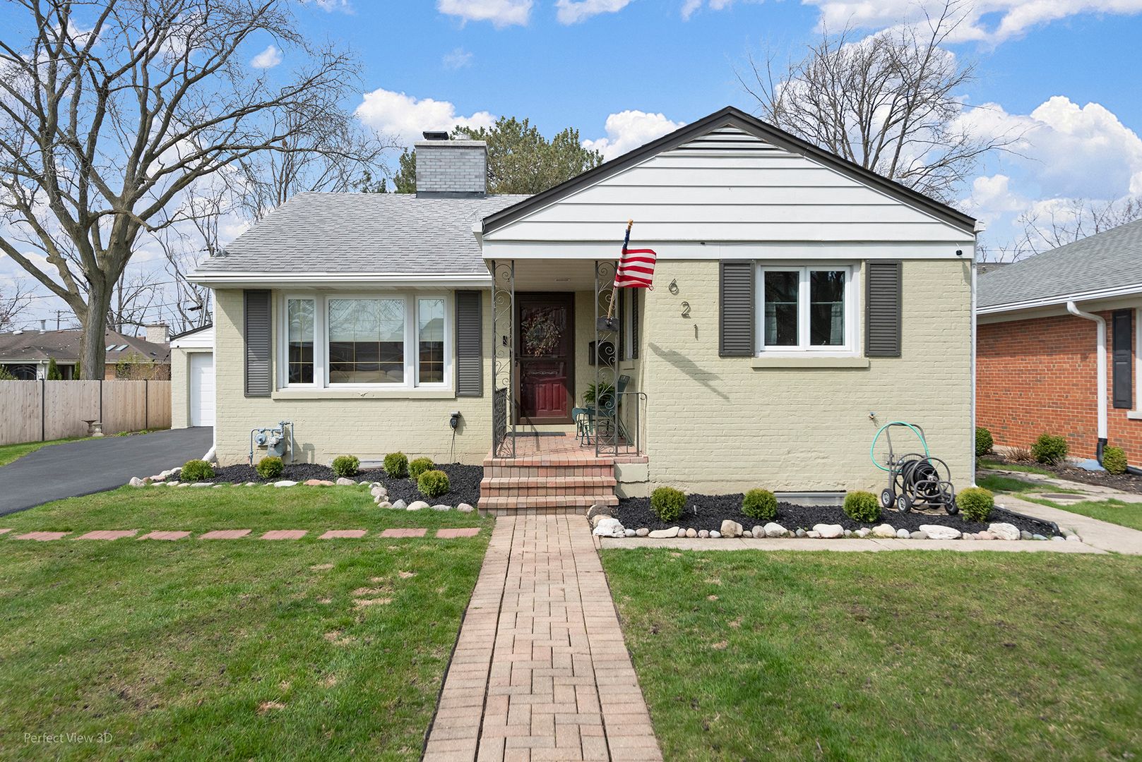 621 Oriole Avenue N — Park Ridge, IL 60068