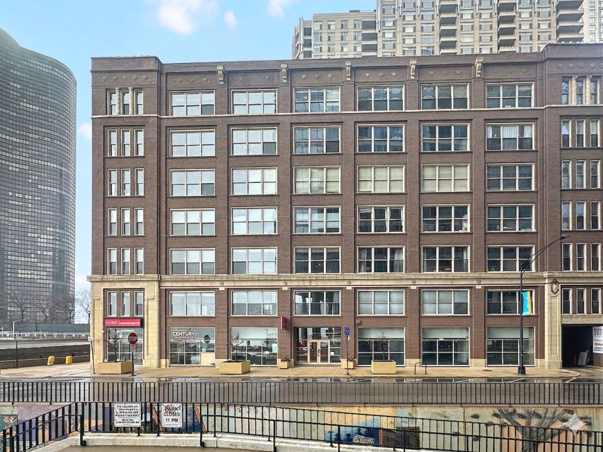 540 Lake Shore Drive, Chicago, IL 60611