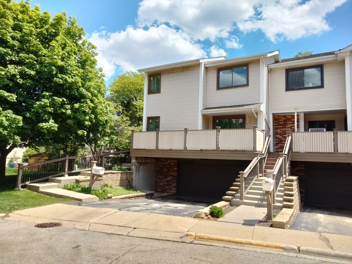 3061 Pheasant Creek Drive, Northbrook, IL 60062