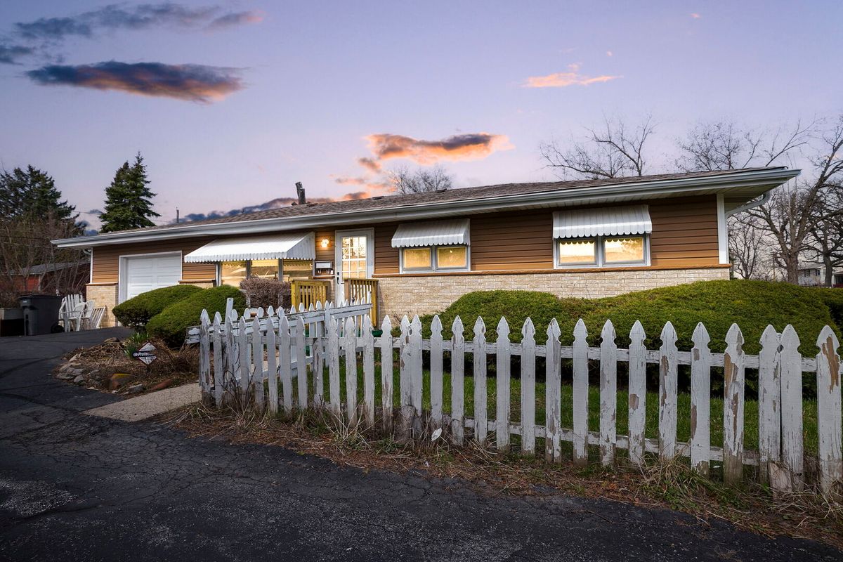 1714 Hebron Avenue, Zion, IL 60099