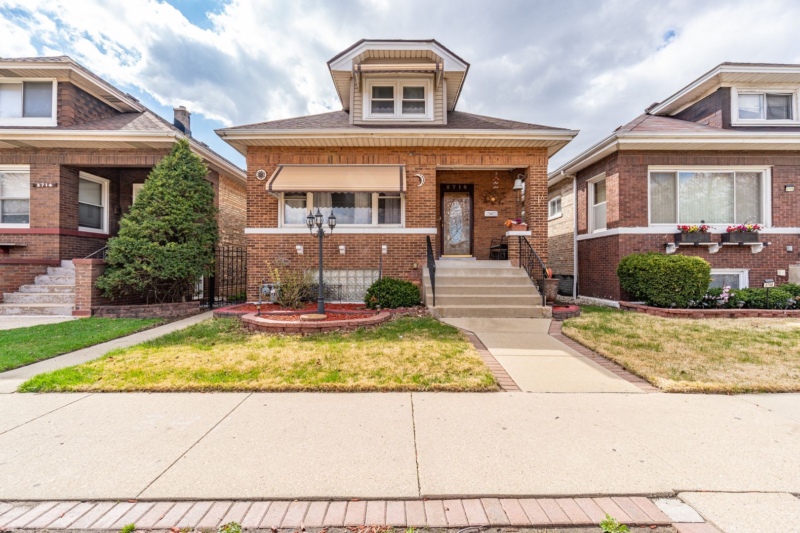 2710 Oak Park Avenue — Berwyn, IL 60402