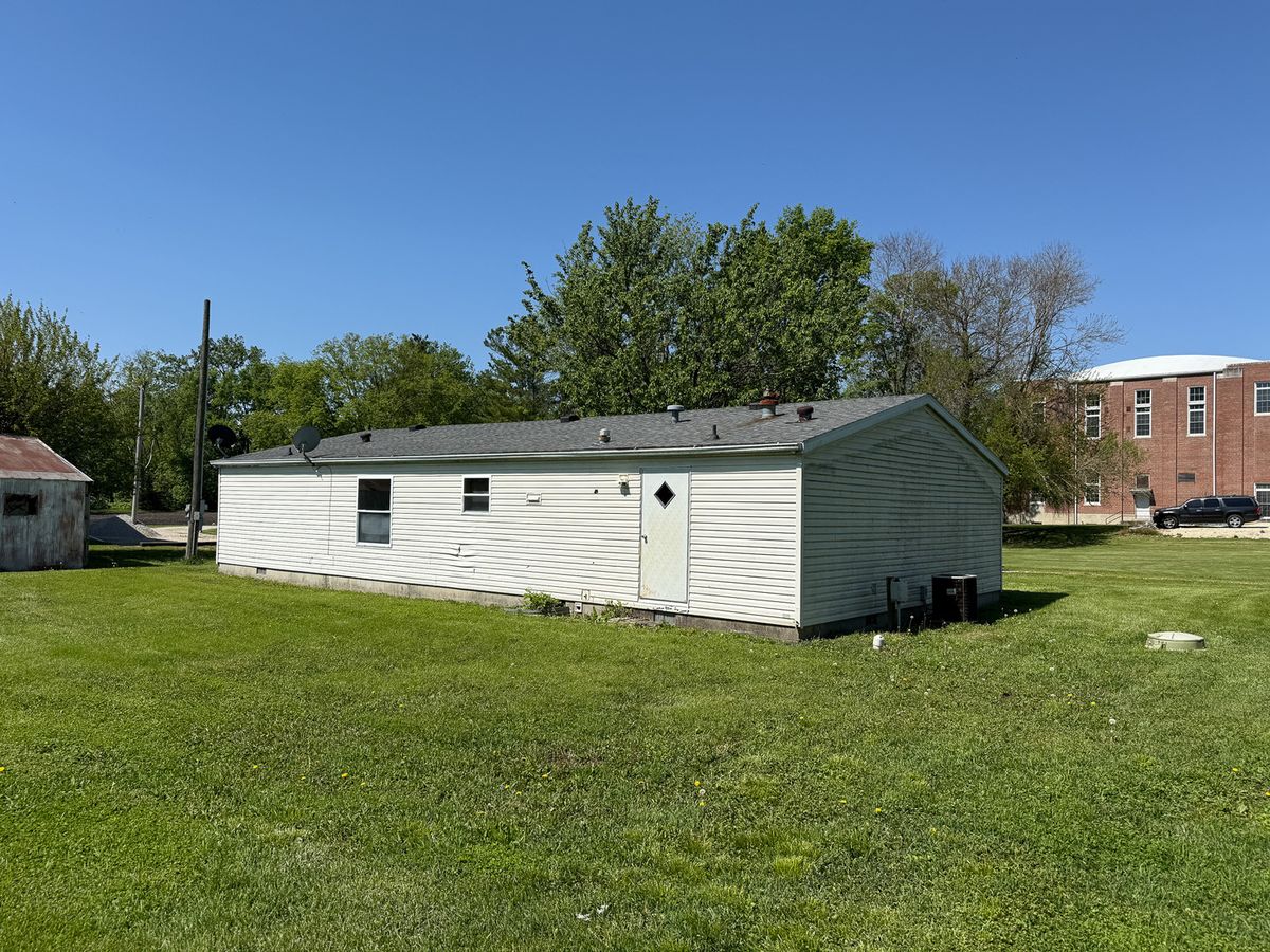 314 1/2 E Seminary Avenue, Onarga, IL 60955