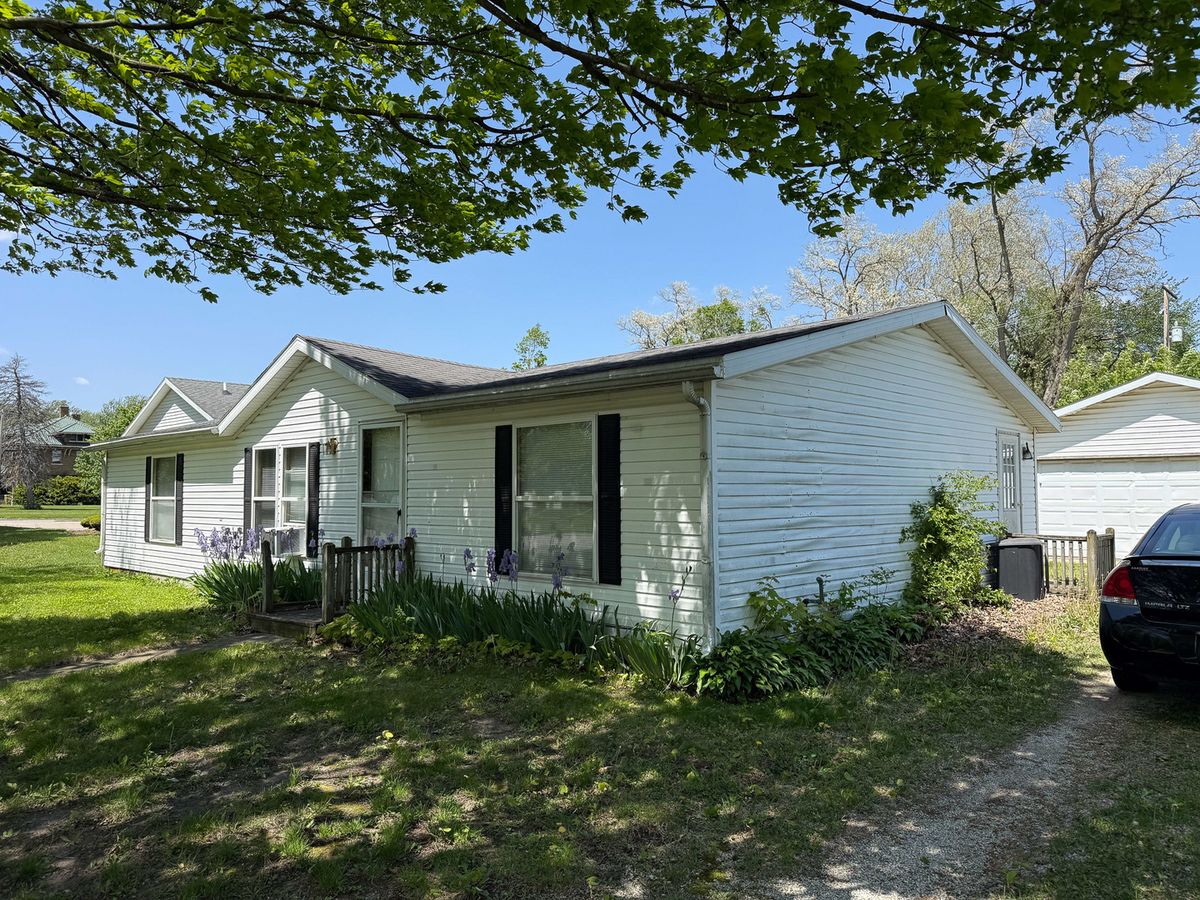 155 E Concord Street, Sheldon, IL 60966