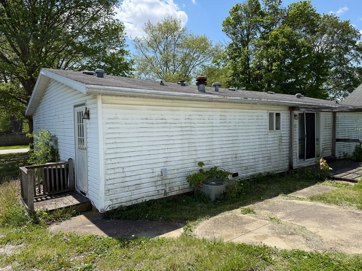 155 E Concord Street, Sheldon, IL 60966