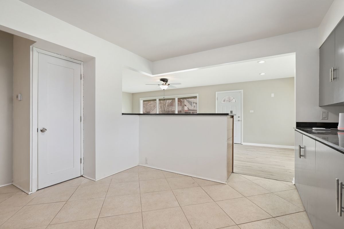 214 Hunter Street, Thornton, IL 60476