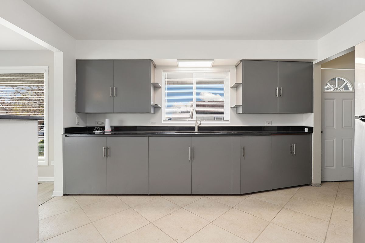 214 Hunter Street, Thornton, IL 60476