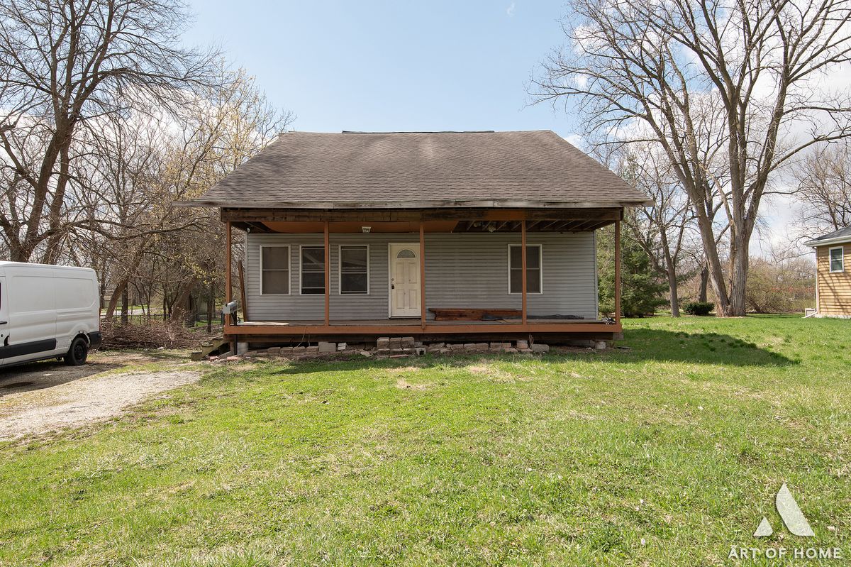 5608 Lenox Road, Lisle, IL 60532