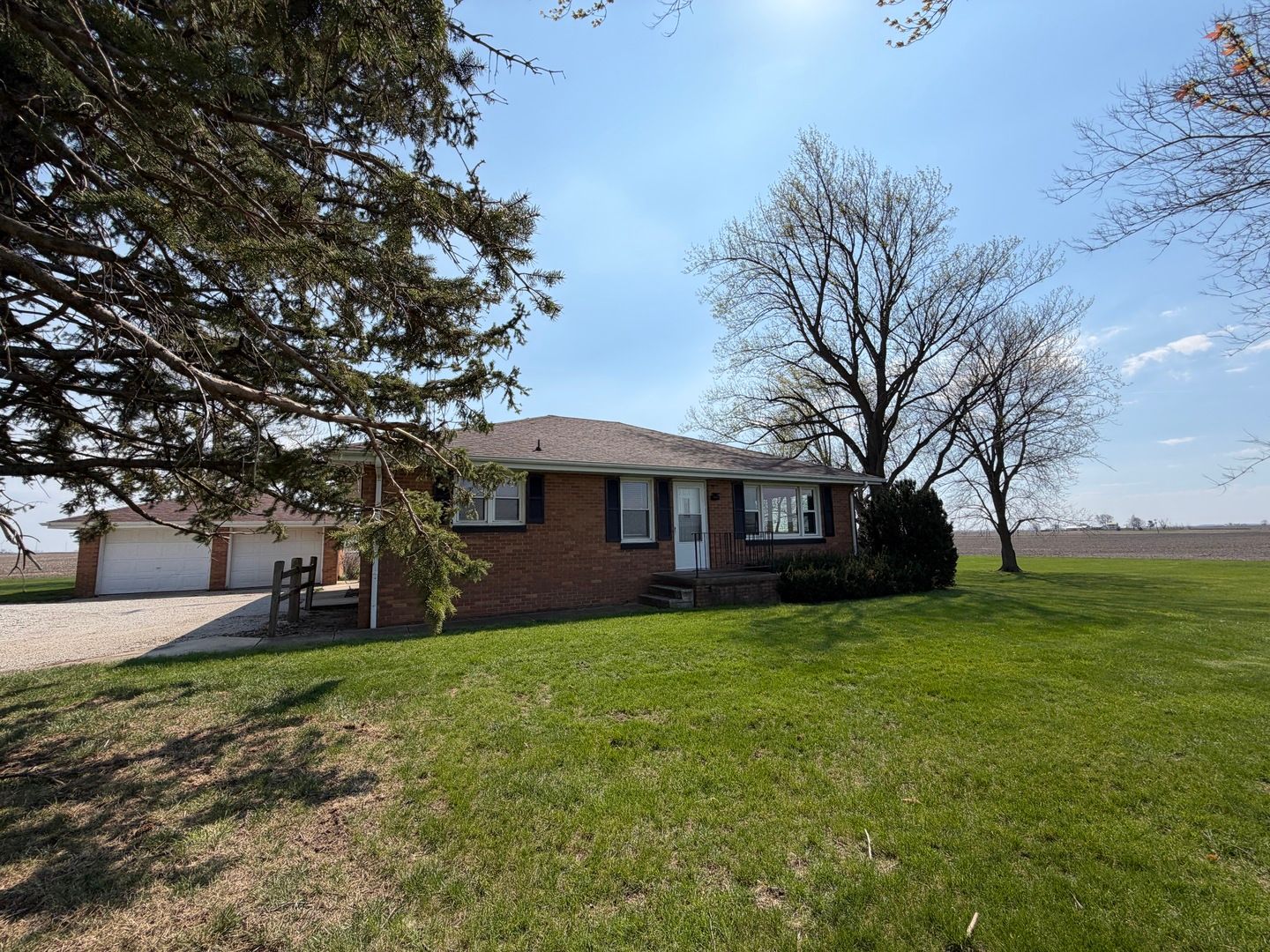 15266 Leroy Road — Farmer City, IL 61842