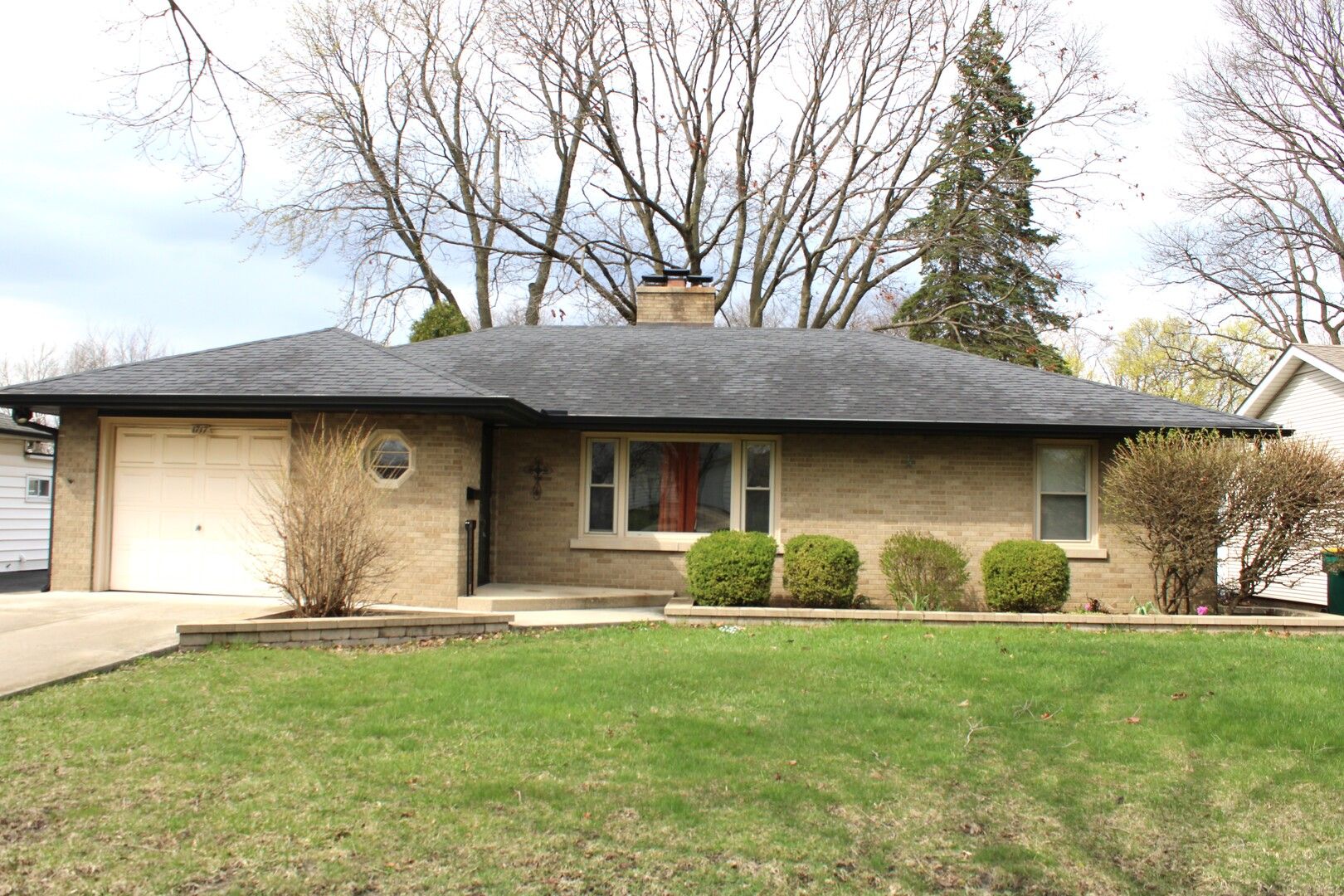 1717 W Acres Road — Joliet, IL 60435