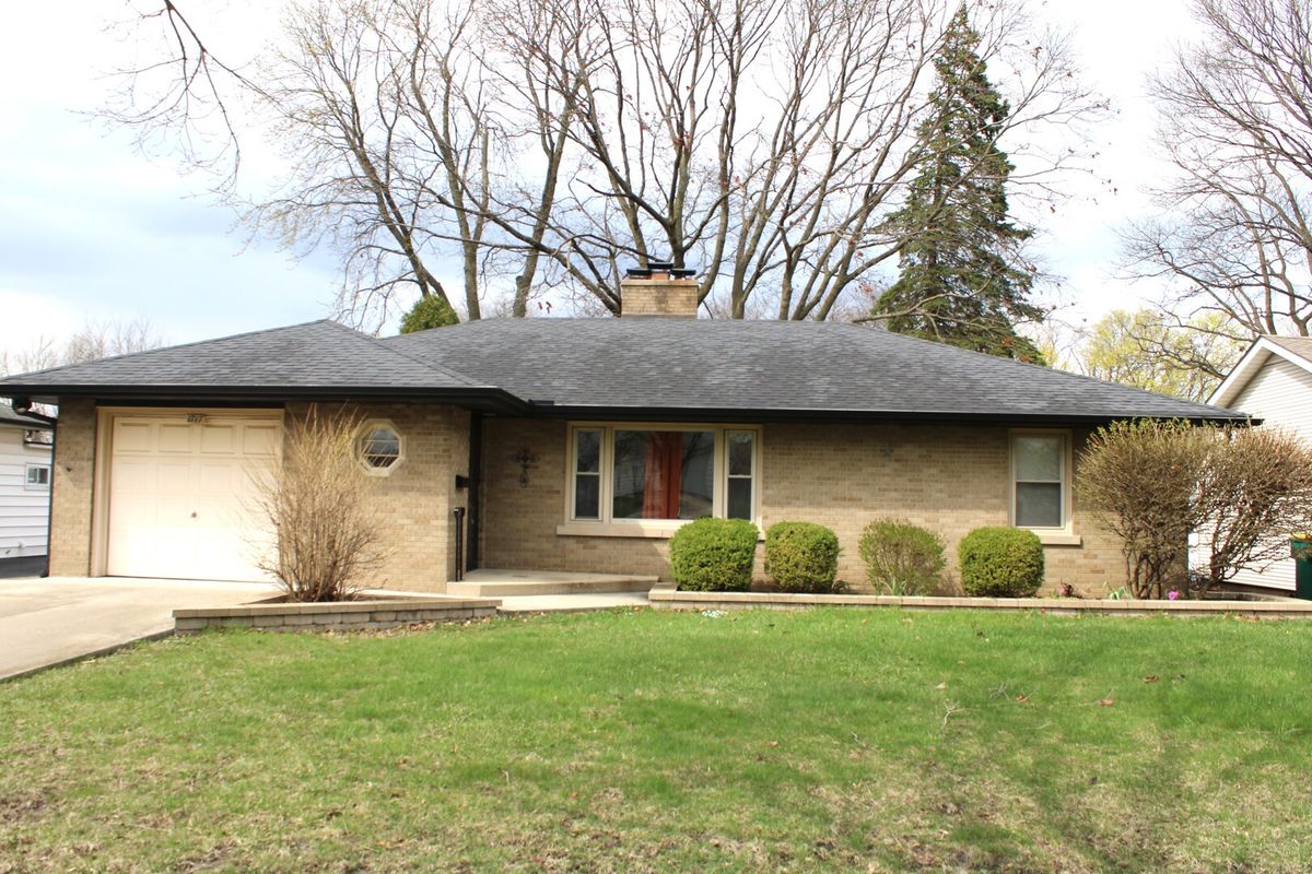 1717 Acres Road, Joliet, IL 60435